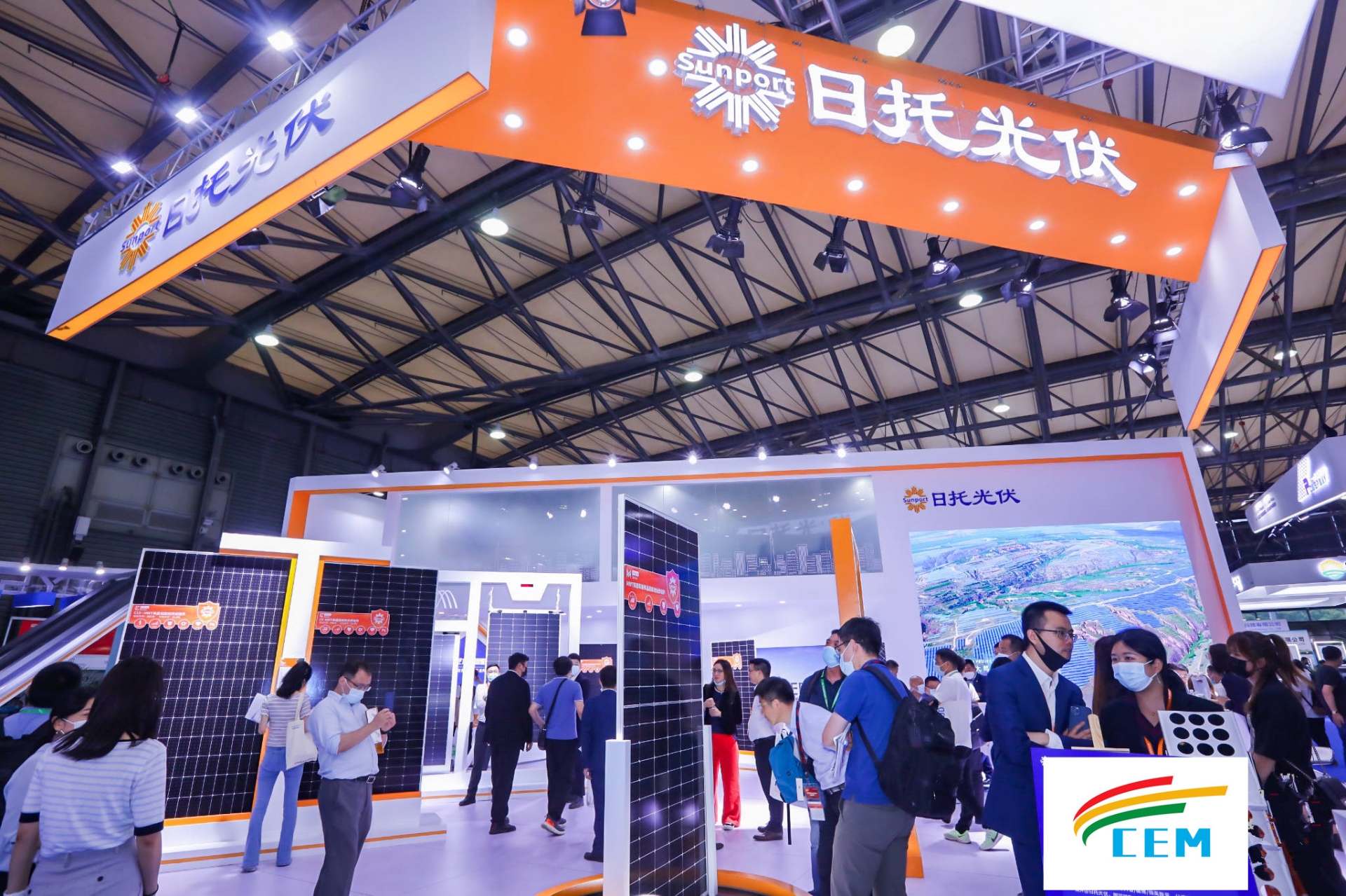 太阳能光伏展会-现场.jpg 太阳能光伏展会-现场.jpg